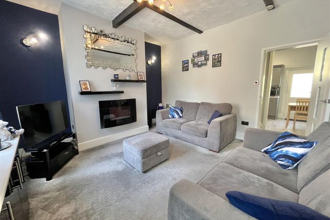 15, Wood Street, Hyde photo 4