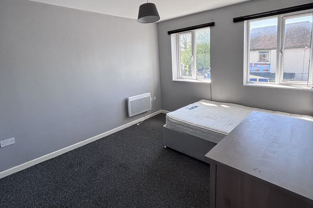 Flat 10, Hewlett Court, Mersey Road, Cheltenham photo 4
