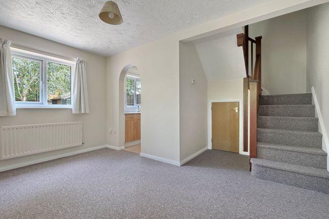 30 Elmers Lane, Ipswich photo 2