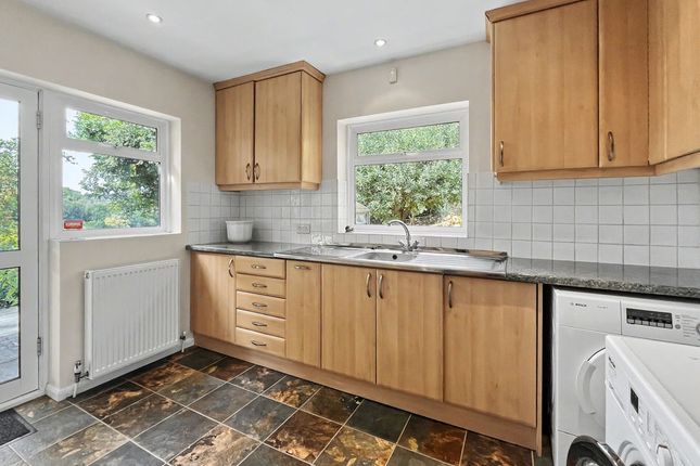 Westport, Pinewood Road, High Wycombe photo 4