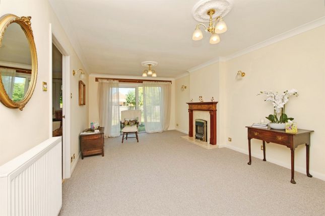 6, Acacia Grove, York photo 3