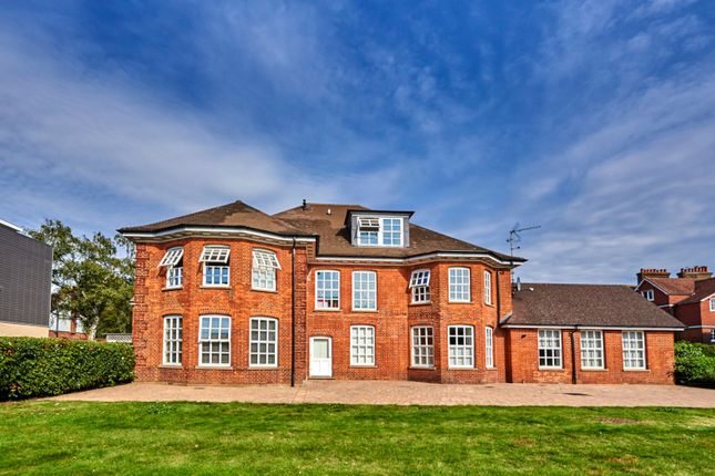 Thumbnail Flat for sale in Tunbridge Court, Newsom Place, St. Albans, Hertfordshire