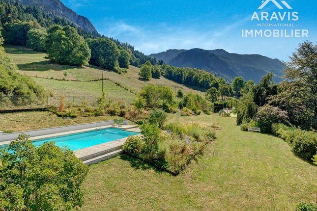 Property for sale in Rhône-Alpes, Haute-Savoie, Glières-Val-De-Borne