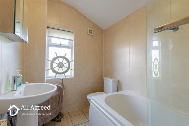 End terrace house for sale in Shirley Road, Ripley