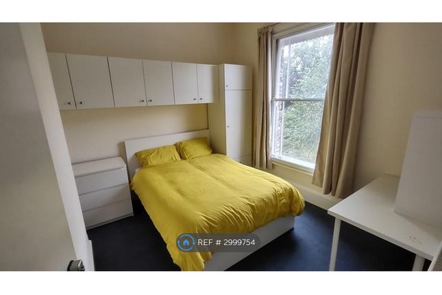 Room, Crescent Road, Ipswich photo 3