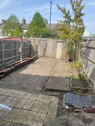 110, Leyburn Road, London photo 4