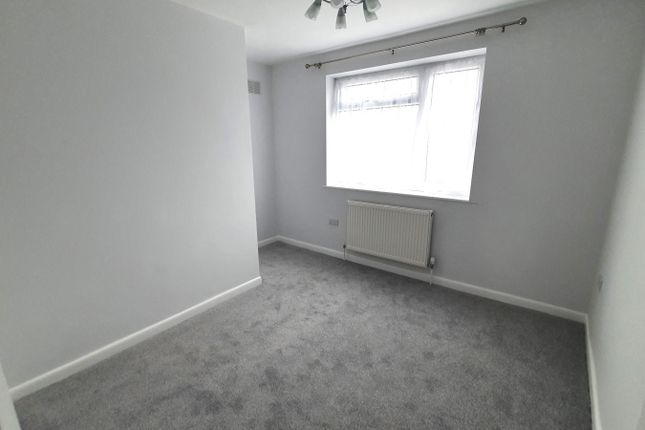 Maisonette to rent in Cairn Way, Stanmore