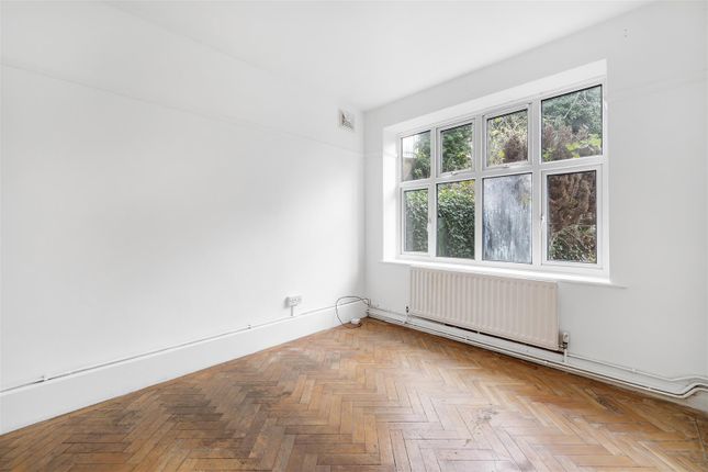 Flat for sale in Thurleigh House, Thurlow Park Road, West Dulwich