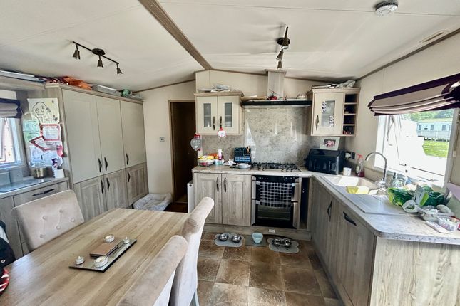 9, Essex Road, Hoddesdon photo 4