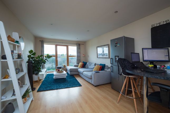 48 Chantry Waters, Waterside Way, Wakefield photo 2