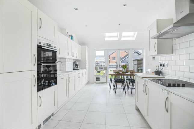 Semi-detached house for sale in Causeway Close, Thame, Oxfordshire