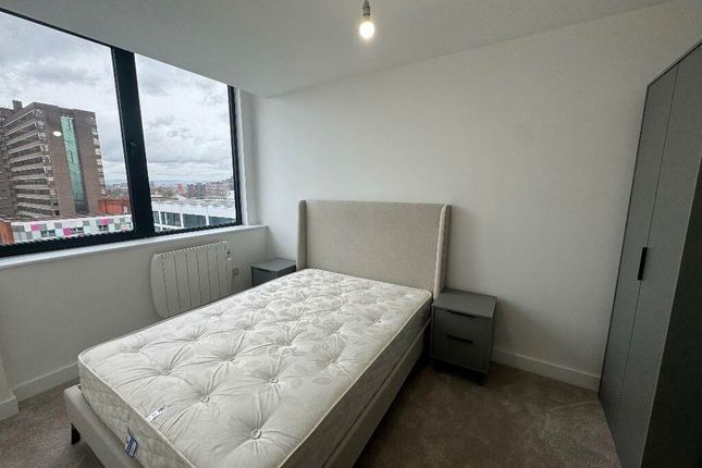 Flat to rent in Talbot Road, Manchester