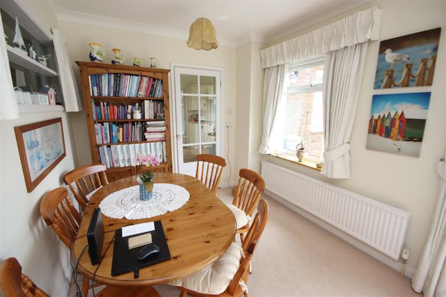 141, Cooden Drive, Bexhill-on-Sea photo 4