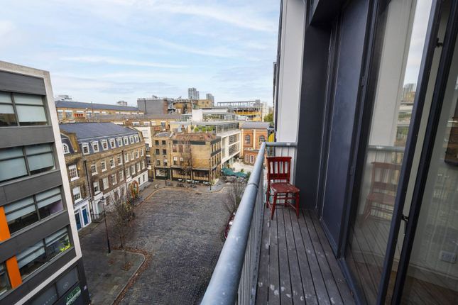 1-bed flat on St Johns Square, Clerkenwell, £550,000