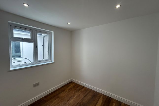 Flat 2, 42 King Street photo 5