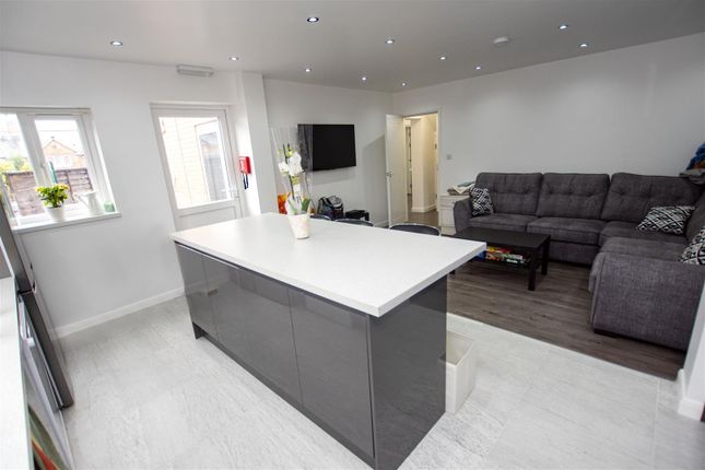 16, Poole Crescent, Birmingham photo 2