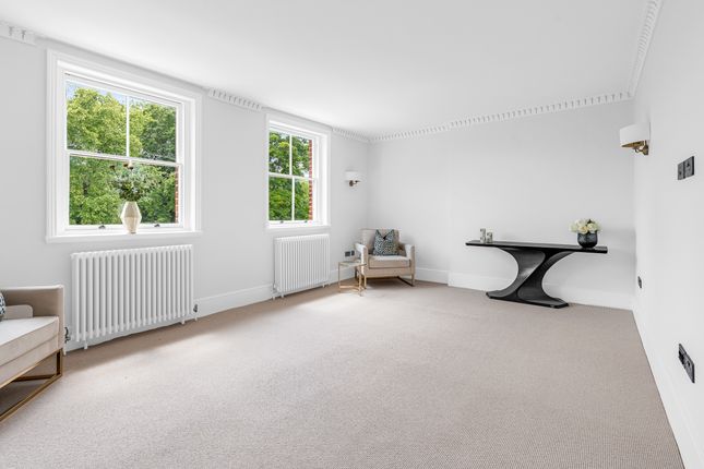 Flat for sale in The Ridgeway, London