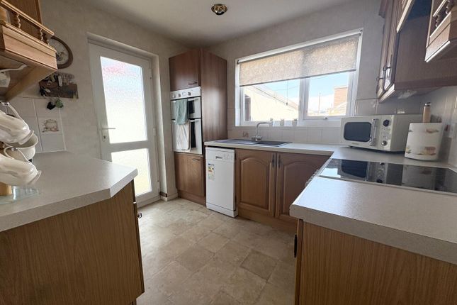 6, Oakley Close, Bridgwater photo 2