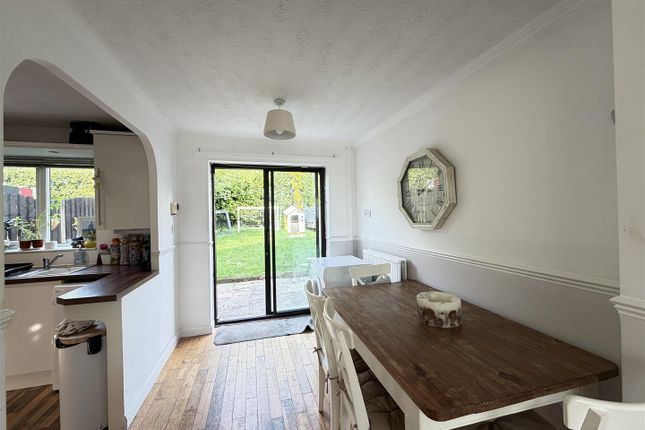 20, Gylden Close, Hyde photo 3