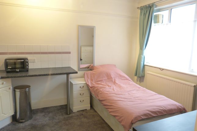 602 Finchley Road, LONDON photo 3