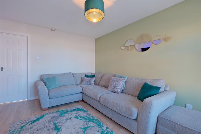 12, St Abbs Way, Chapelhall photo 4