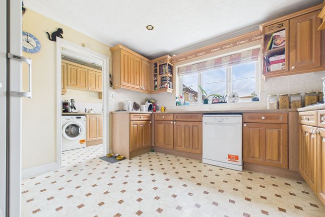 6 Stephenson Close, Peterborough photo 4
