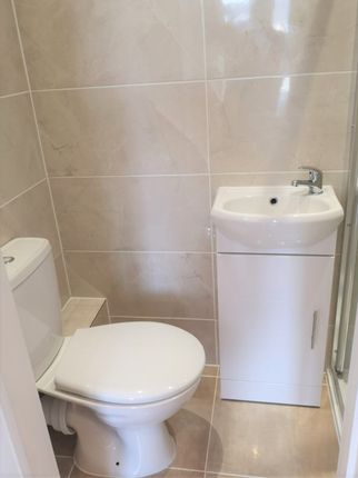 Room to rent in Basingstoke Road, Reading