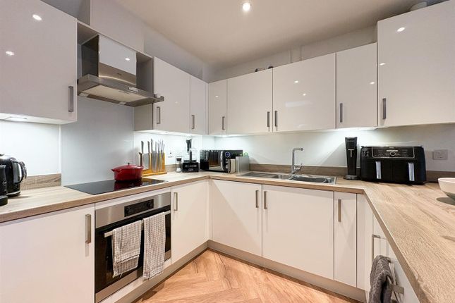 9, Fishtail Road, Burgess Hill photo 2
