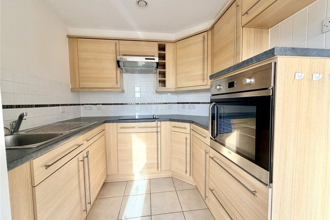 18, Farringford Court, 1, Avenue Road, Hampshire photo 2