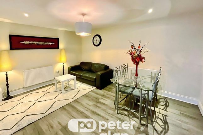 Flat 1 Tud, CARDIFF photo 5