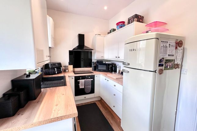 18, Cowslip Street, Huddersfield photo 3