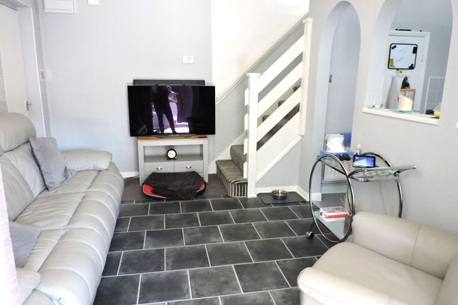 Gooding Close, New Malden photo 2