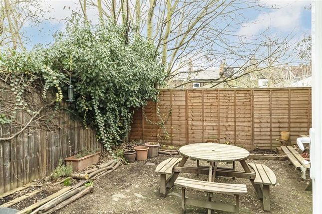 Semi-detached house to rent in Barriedale, London