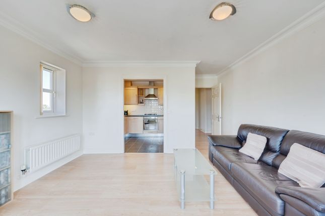 15, Northpoint Close, Sutton photo 4