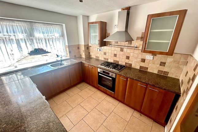 21, Florence Close, Hornchurch photo 2