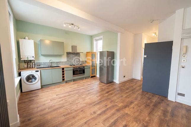 12B Heyworth Road, London photo 2