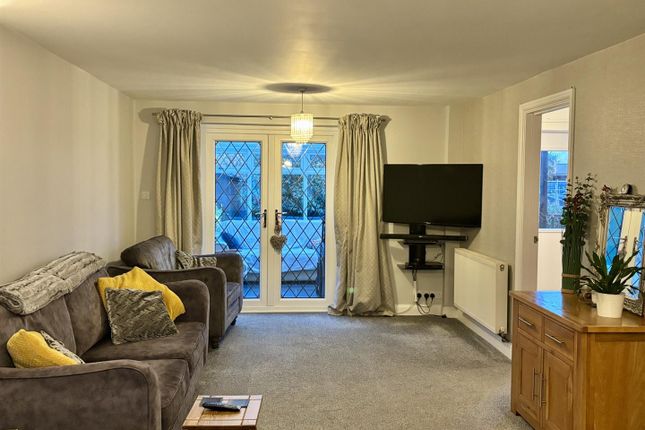 2, Pridmore Road, Snodland photo 3