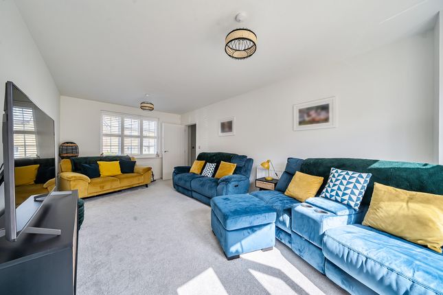 26, Wheatfield Avenue, Chippenham photo 3