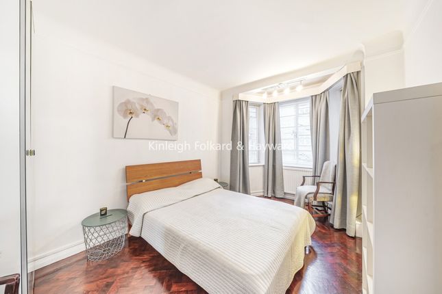 Flat 9 Bracknell Gate,, Frognal Lane, London photo 4