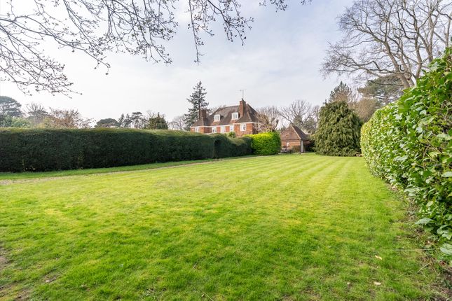 20, Leigh Hill Road, Cobham photo 4