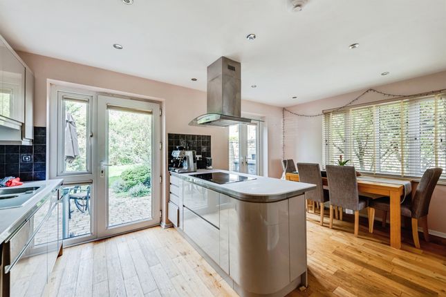 39, Calais Dene, Bampton photo 3