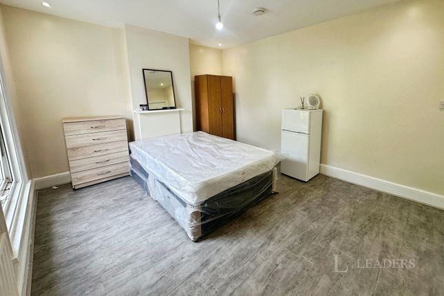 Room 2, 80, Cromwell Road, Bedfordshire photo 2