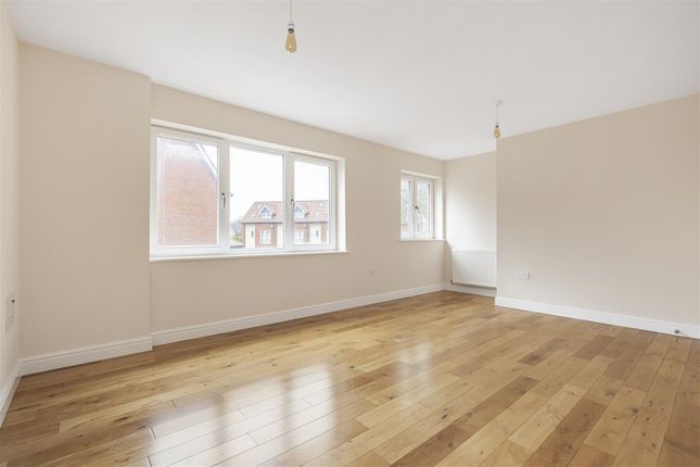 7, Abernant Drive, Newmarket photo 2