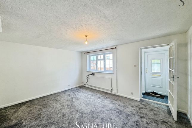 17 Burton Close, Leicester photo 4