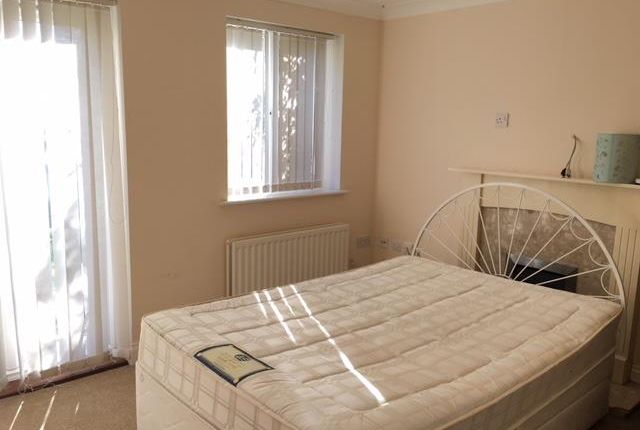 Property to rent in Dragon Road, Hatfield