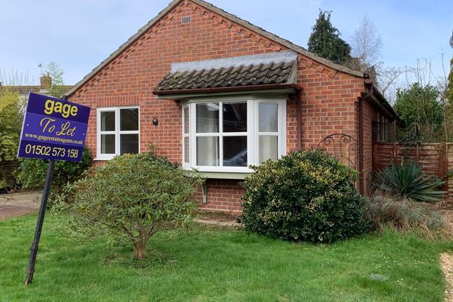 Detached bungalow to rent in The Meadows, Thurton, Norwich