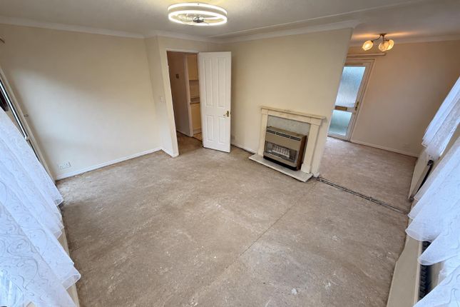 11, The Beeches, Woodbine Close, Waltham Abbey photo 2