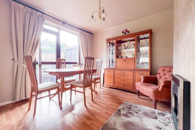 58, Selborne Road, Leek photo 3