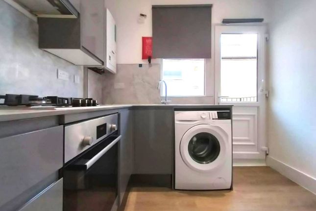 18B, Frome Road, London photo 2
