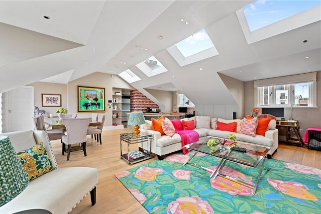 The Penthouse, 353, Strand, London photo 2